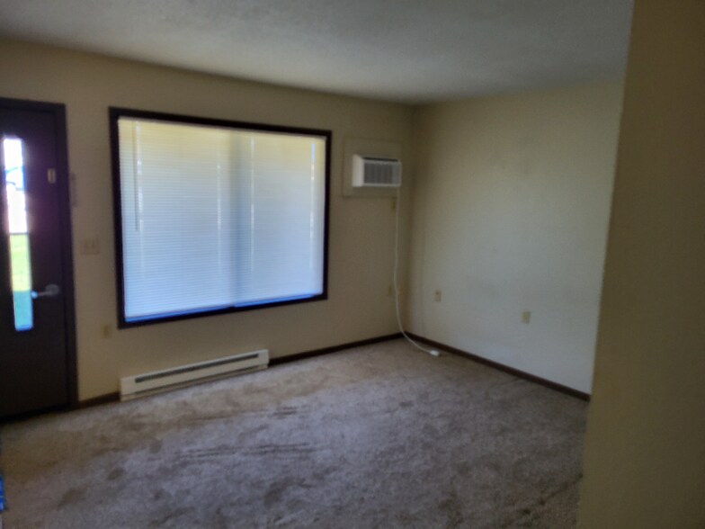 Building Photo - 311 E Main St