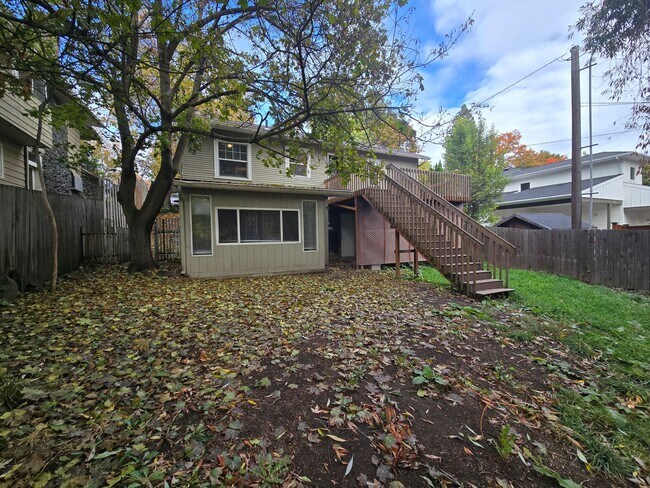 Building Photo - Large Beautiful South Hill Home! Available...