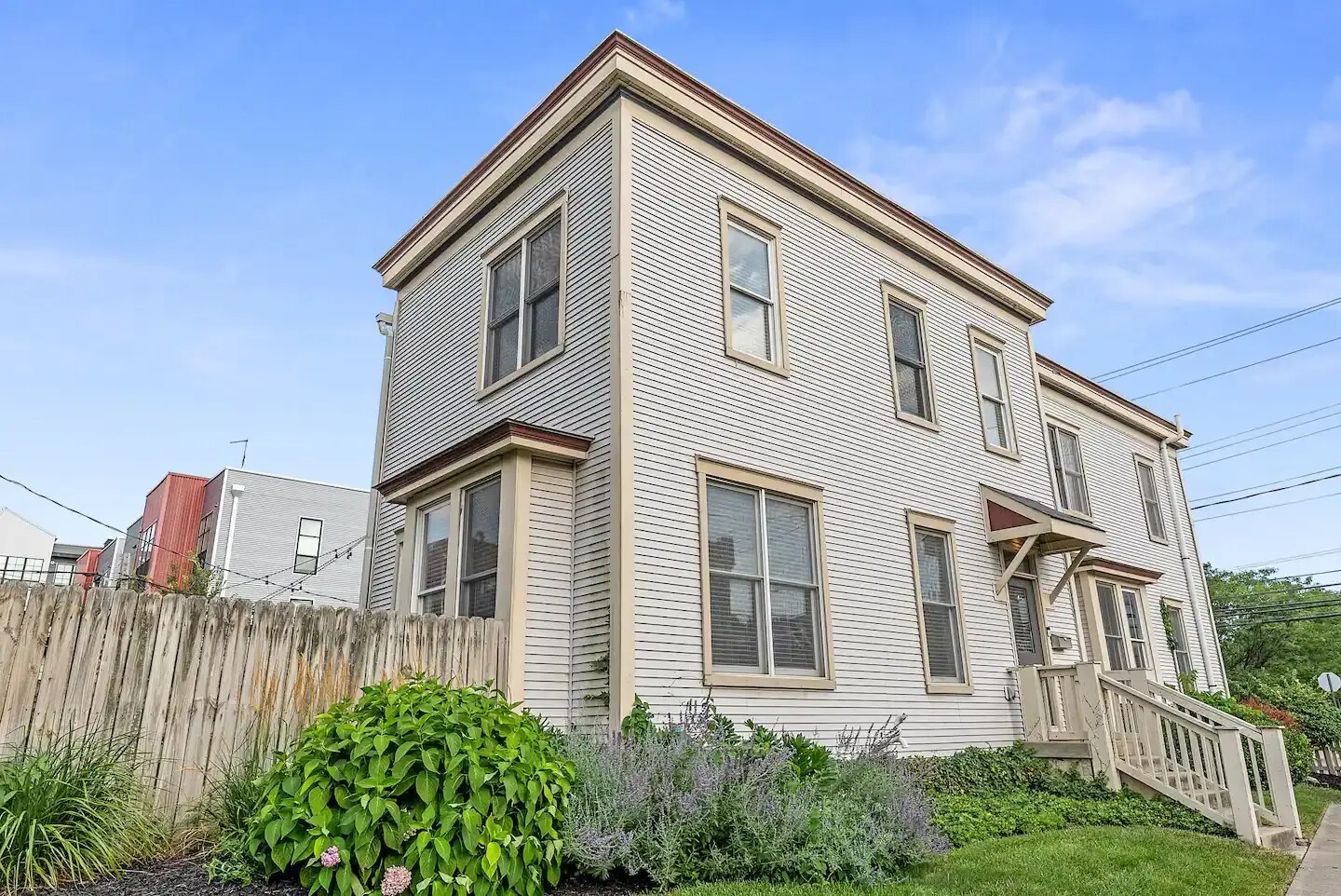 Building Photo - 950 N 6th St