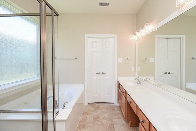 Building Photo - 21373 Thurston Crossing Dr