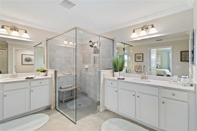 Building Photo - 10805 Tarflower Dr