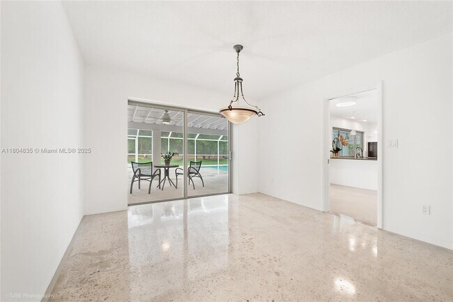 Building Photo - 15600 SW 79th Ave
