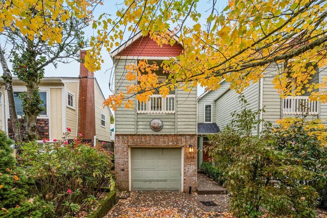 Primary Photo - Unique 3-bdrm/2.5-bath duplex w/ A/C—Priva...