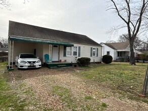 Building Photo - "Cozy 3-Bed, 2-Bath Gem on Cypress Avenue with 1375 Sq Ft of Space in Huntsville!"