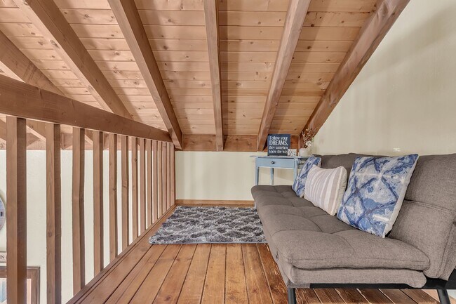 Building Photo - Available for $2,100/month unfurnished or $2,200/month furnished.