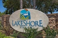 Building Photo - Newly on the Market.. Desirable 2/2 Condo