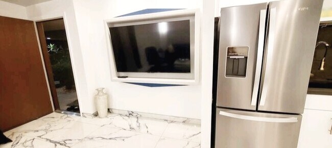 Building Photo - 474 S Calle Encilia