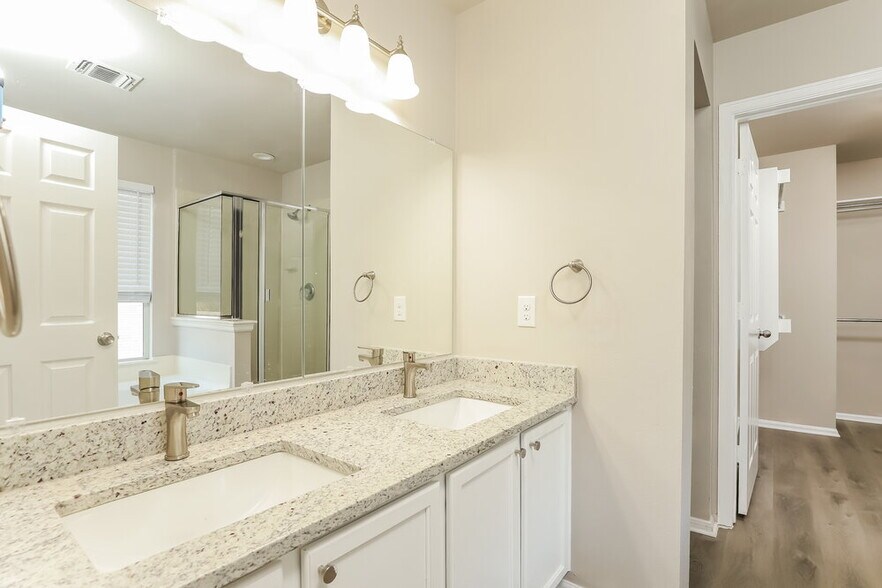 Building Photo - 9475 Mulberry Path