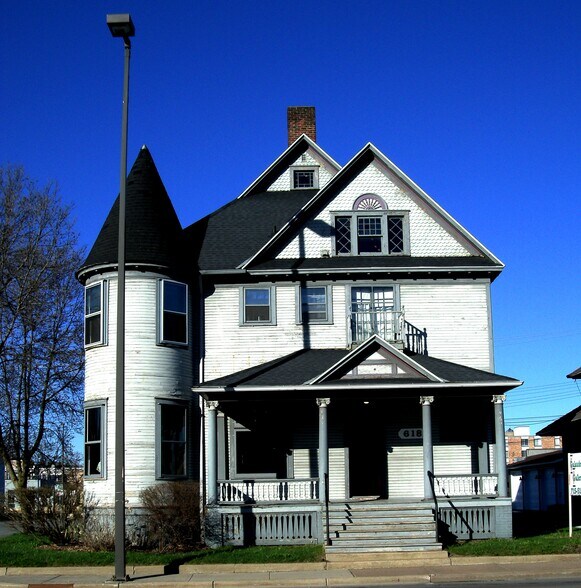 618 S Farwell downtown Eau Claire - 618 S Farwell St