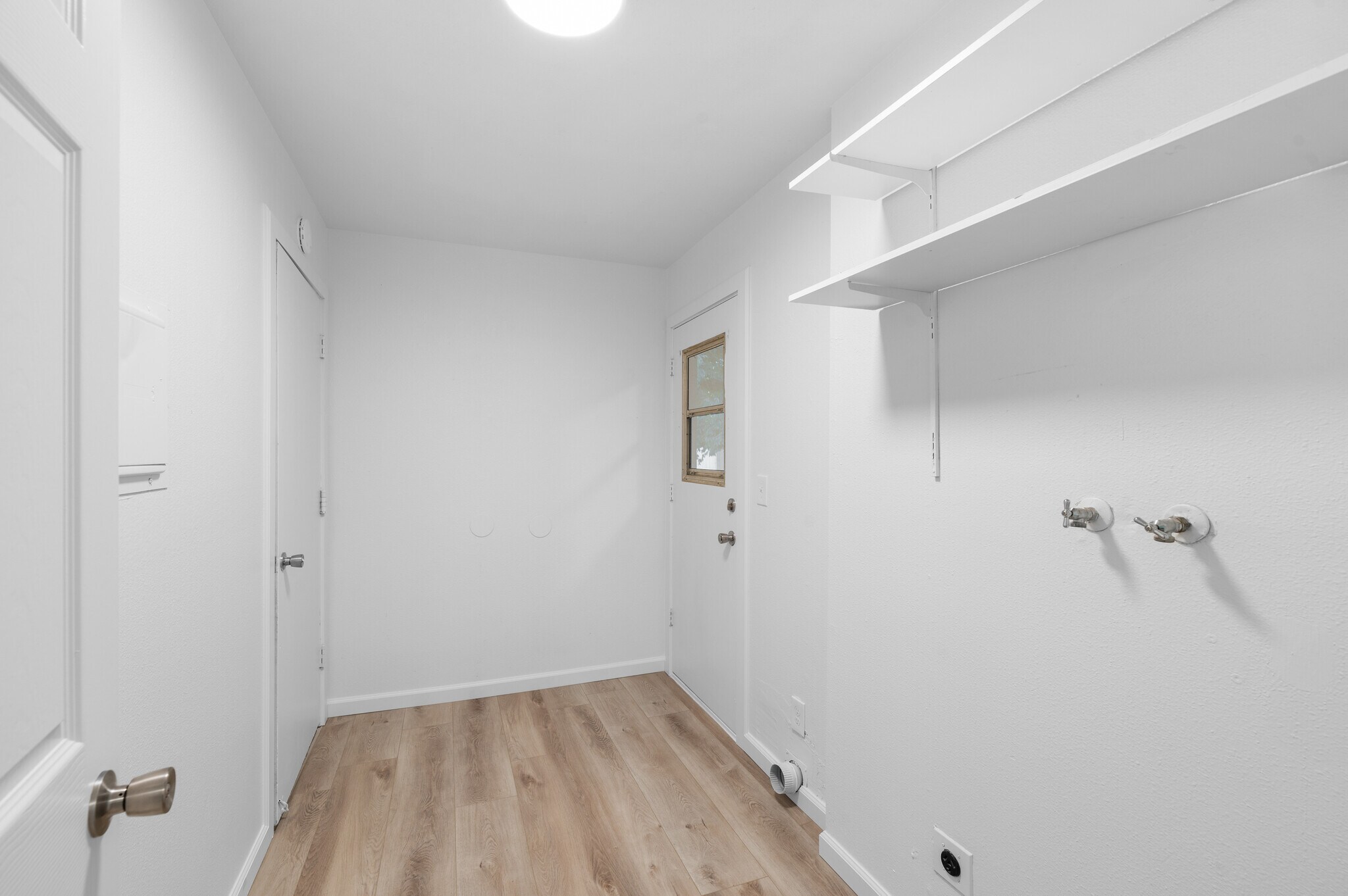 Building Photo - 2104 rosamond ave shasta lake apt 2