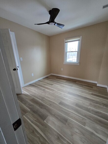 Building Photo - 1438 E 45th St