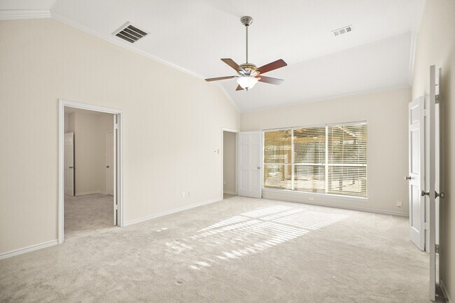 Building Photo - 1438 Crescent Green Dr