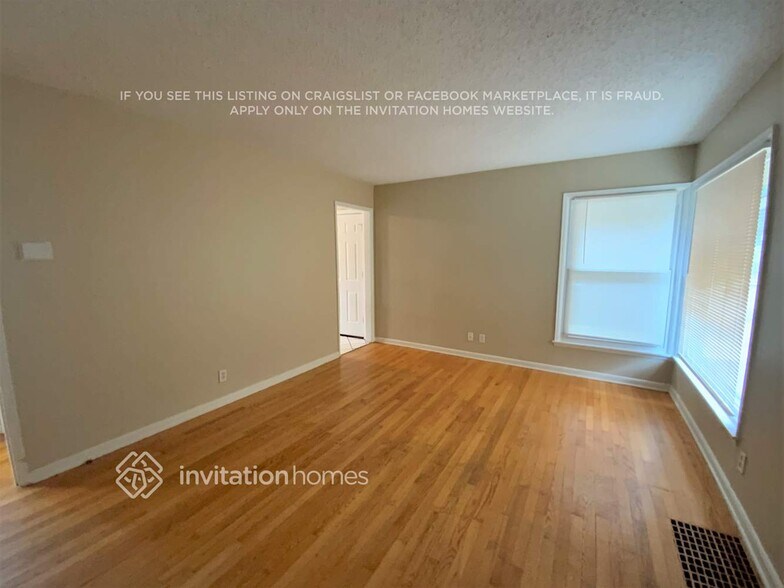 Building Photo - 3112 Nevada Ave S