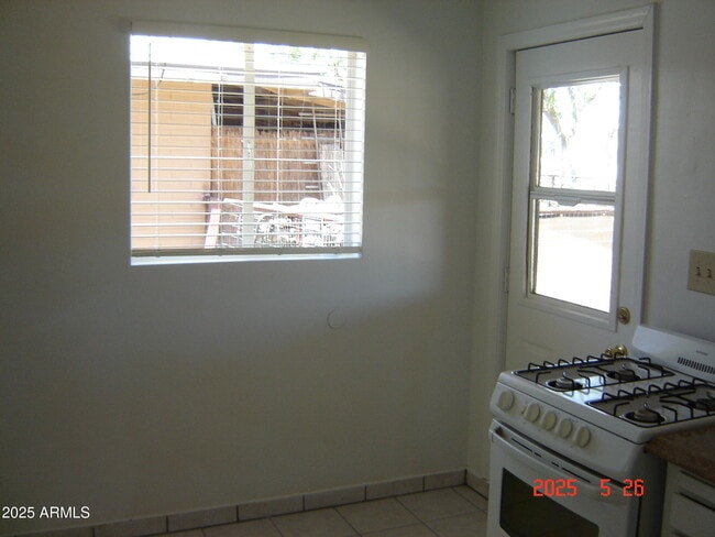 Building Photo - 414-416 Reizen Dr