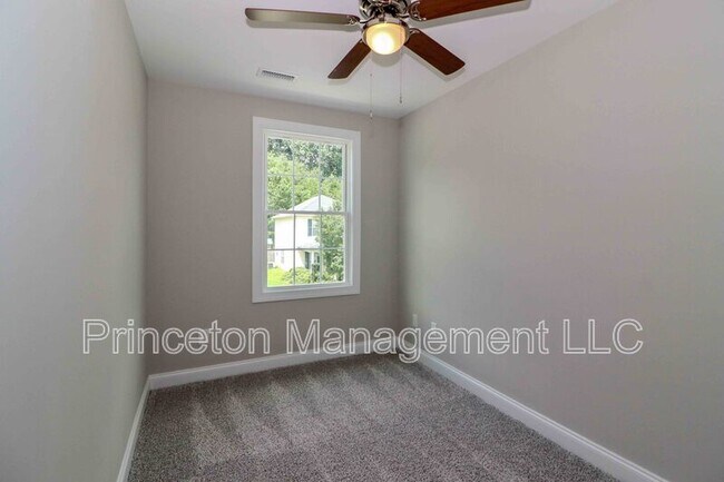 Building Photo - 3967 Newhall Dr NW