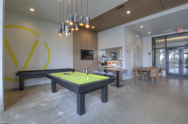 Building Photo - 320 11th Ave S