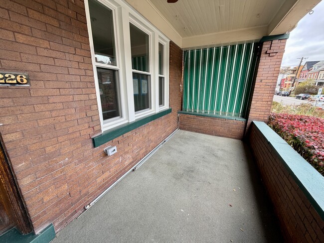 Building Photo - 226 Gross St