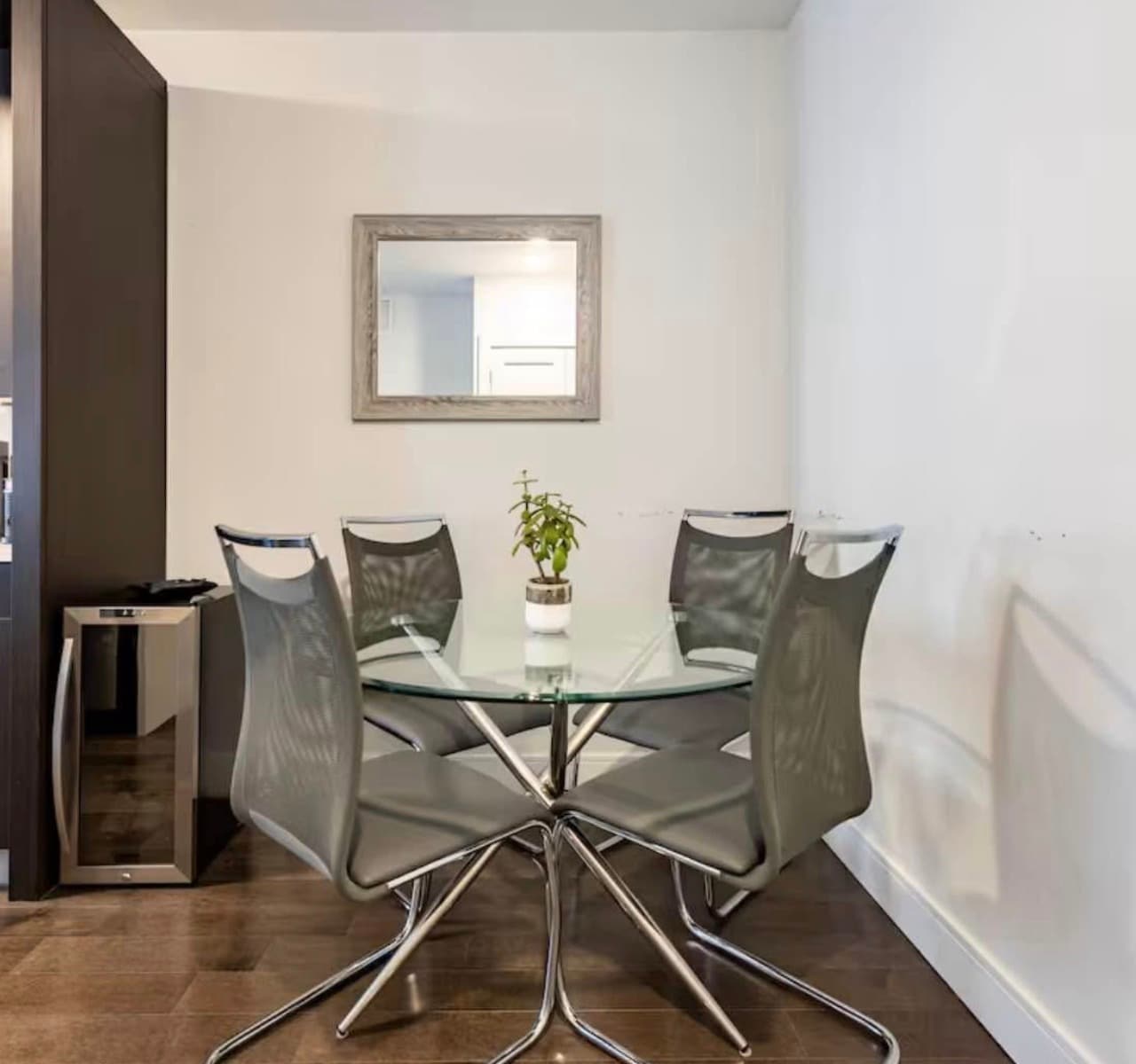 Dining - 6401 Park Ave