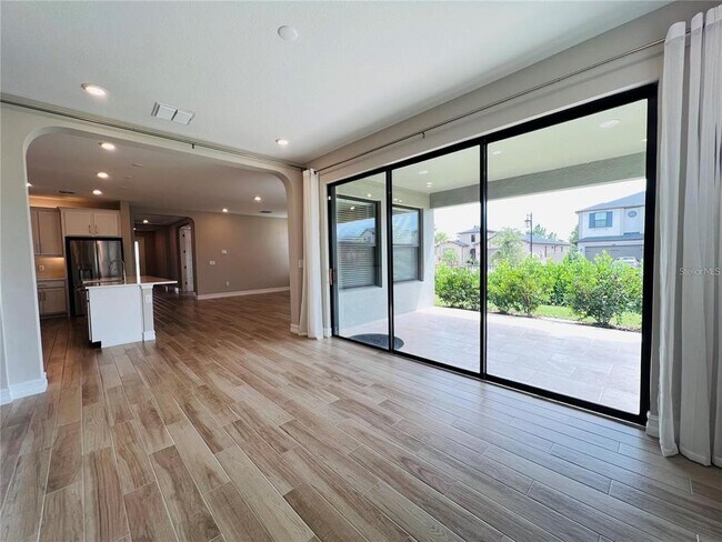 Building Photo - 4567 Tivoli Dr