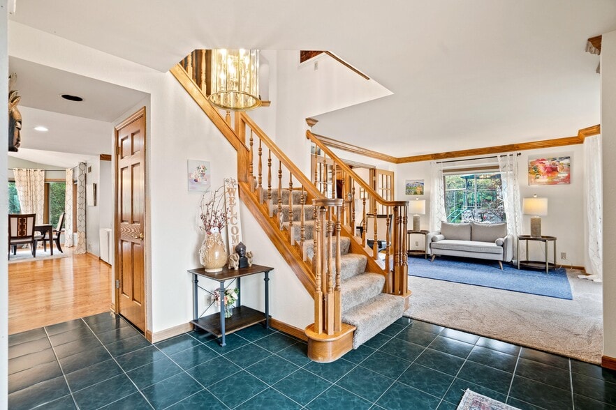 Building Photo - N53W16142 Waldens Pass