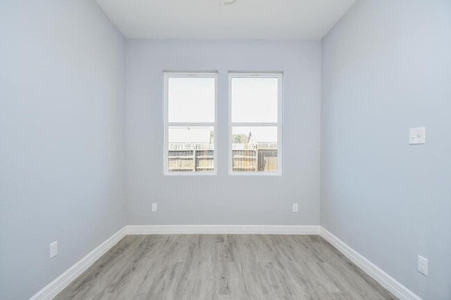 Building Photo - 10322 Rancho Bernardo Ln