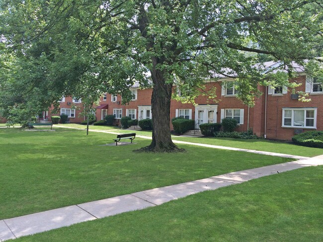 Building Photo - Janet Circle