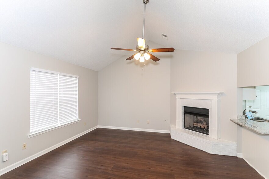 Building Photo - 4506 Shadow Hollow Dr