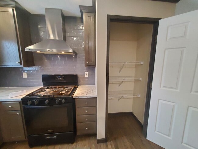 Building Photo - 3 Mockingbird Hill Dr