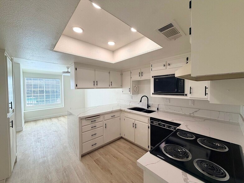 Building Photo - 1448 Plymouth Rock Way