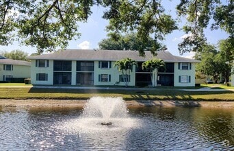 Building Photo - 701-701 Sabal Ridge Cir