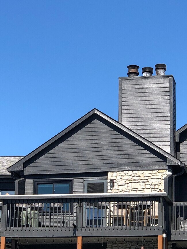 Building Photo - 102 Clarendon Dr