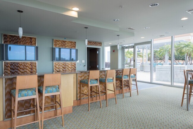 Building Photo - 777 N Ashley Dr