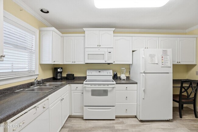 Building Photo - 5012 Gulf Dr