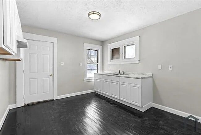 Building Photo - Charming 2BR House in Saint Louis