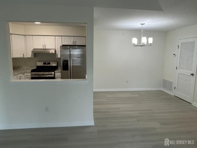 Building Photo - 1235 Waterford Dr