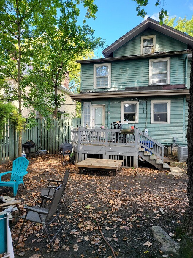 Building Photo - 175 E Northwood Ave