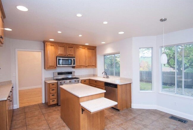 Building Photo - 3177 Sonoma Valley Dr