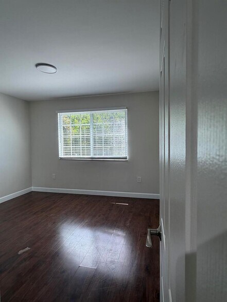 Building Photo - 5065 Wiles Rd