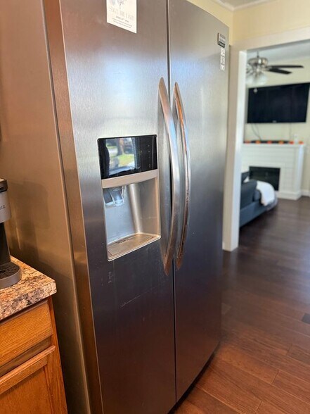 Building Photo - 707 Putnam Pike