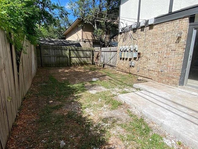 Building Photo - 5807 Cougar Dr