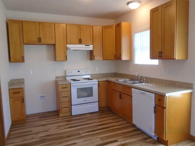 Building Photo - 632 N 4th St