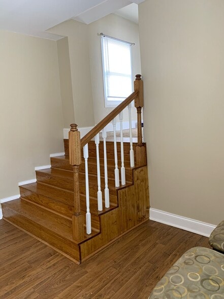Stairway leading to upper level - 3667 E Munkwitz Ave