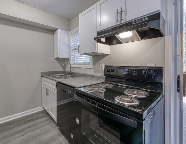 Kitchen - Maple Lakes Townhome