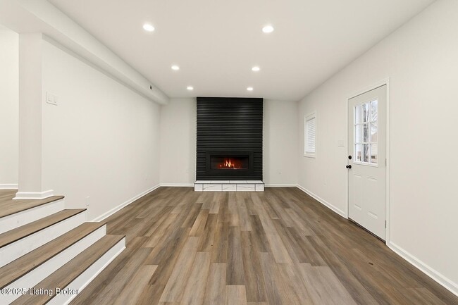 Building Photo - 702 Gheens Ave