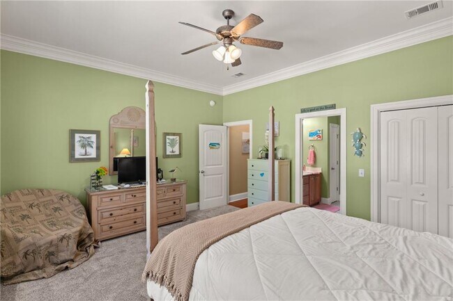 Building Photo - 111 Chinquapin Dr