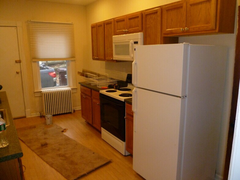 Primary Photo - 129 Grandview St