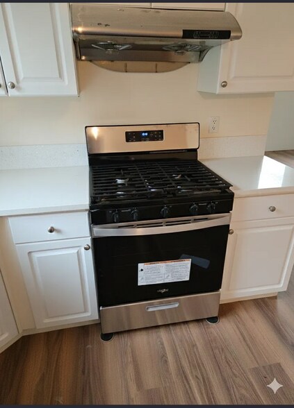 Building Photo - 3437 SW 2nd St