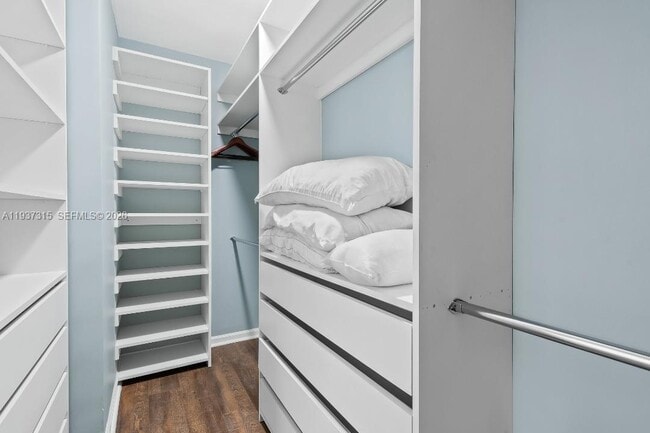 Building Photo - 223 SE 8th St