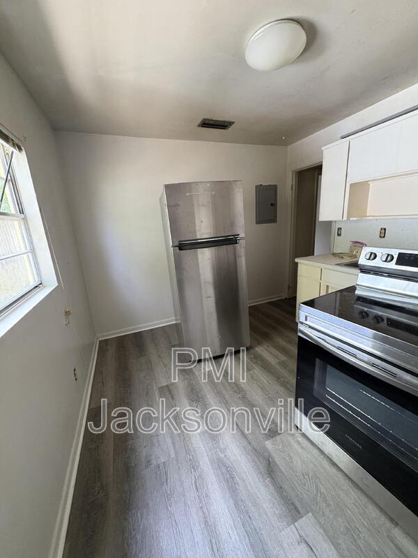 Building Photo - 5216 Seaboard Ave