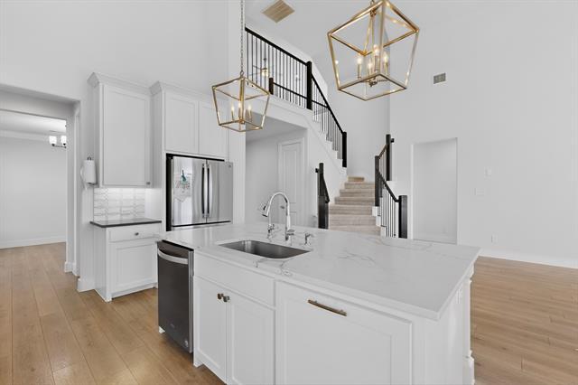 Building Photo - 769 Meandering Ln